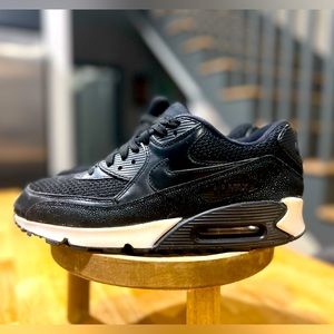 Vintage Nike Air Max 90 Premium Black Reptile/Leather Sneakers. Men’s size 9
